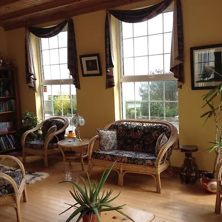 Отель Admiralty House