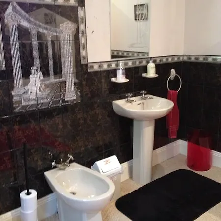 Hotel Admiralty House *