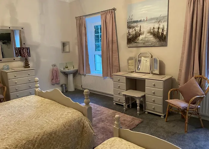 Hotel Admiralty House